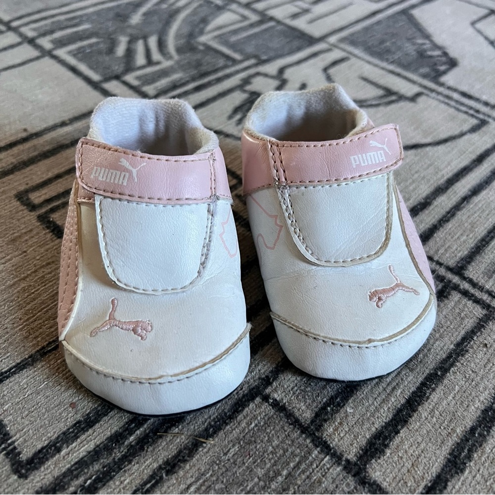 Puma baby girl leather moccasins pink and white soft shoes baby mocs